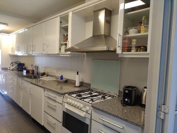 VENTA PISO 5 AMBIENTES EN RECOLETA