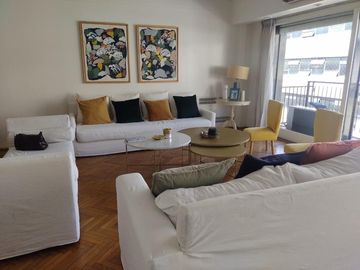 VENTA PISO 5 AMBIENTES EN RECOLETA