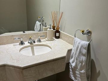 VENTA PISO 5 AMBIENTES EN RECOLETA