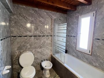 Casa es en las marias, es un terreno de 1500 m2, con departamentos adicionales
