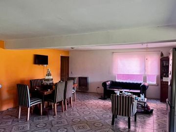 Casa es en las marias, es un terreno de 1500 m2, con departamentos adicionales