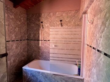 Casa es en las marias, es un terreno de 1500 m2, con departamentos adicionales