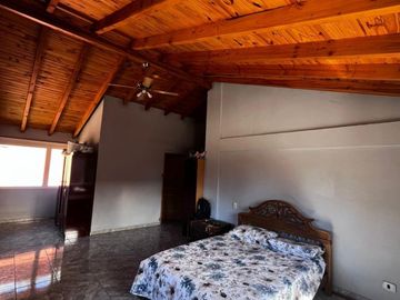 Casa es en las marias, es un terreno de 1500 m2, con departamentos adicionales