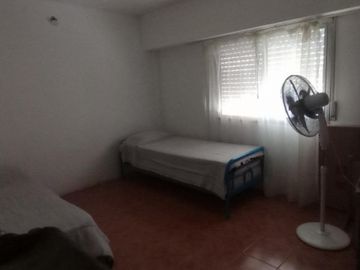 Garin - Casa con Dpto. al fondo - Ideal familia numerosa - amplio lote con parque -