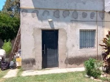 Garin - Casa con Dpto. al fondo - Ideal familia numerosa - amplio lote con parque -