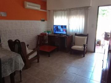 Garin - Casa con Dpto. al fondo - Ideal familia numerosa - amplio lote con parque -