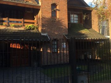 Casa de cuatro ambientes a la venta en Bella Vista