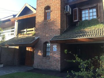 Casa de cuatro ambientes a la venta en Bella Vista