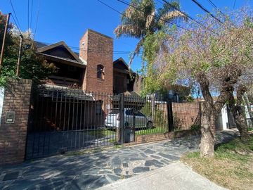 Casa de cuatro ambientes a la venta en Bella Vista