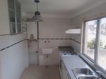 Impecable departamento de 2 amb. C/Balcón