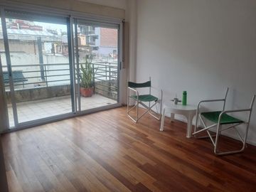 Impecable departamento de 2 amb. C/Balcón