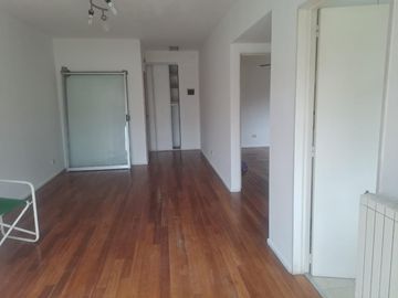 Impecable departamento de 2 amb. C/Balcón