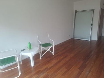 Impecable departamento de 2 amb. C/Balcón