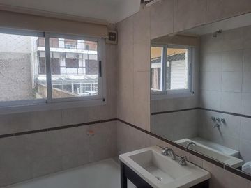 Impecable departamento de 2 amb. C/Balcón