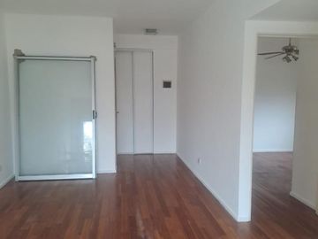Impecable departamento de 2 amb. C/Balcón