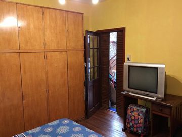 CASA LOTE PROPIO 5 AMBIENTES CON COCHERA Y TERRAZA