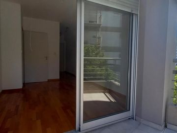 Departamento Dúplex de 4 ambientes con cochera, impecable, excelente Ubicación