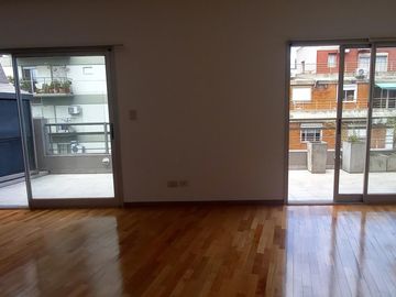 Departamento Dúplex de 4 ambientes con cochera, impecable, excelente Ubicación