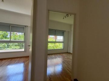 Departamento Dúplex de 4 ambientes con cochera, impecable, excelente Ubicación