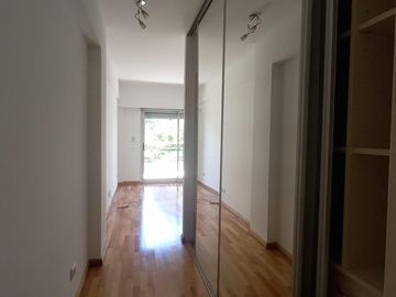 Departamento Dúplex de 4 ambientes con cochera, impecable, excelente Ubicación