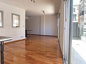 Departamento Dúplex de 4 ambientes con cochera, impecable, excelente Ubicación