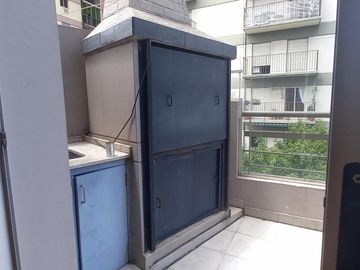Departamento Dúplex de 4 ambientes con cochera, impecable, excelente Ubicación