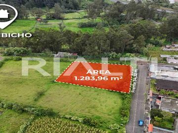 Terreno esquinero uyumbicho