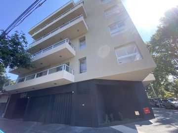 A ESTRENAR, 2 AMB CON TOILETTE, EN PARQUE CHAS,  muy buena ubicación!
