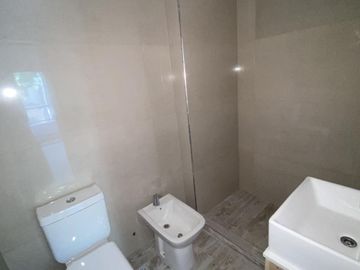 A ESTRENAR, 2 AMB CON TOILETTE, EN PARQUE CHAS,  muy buena ubicación!