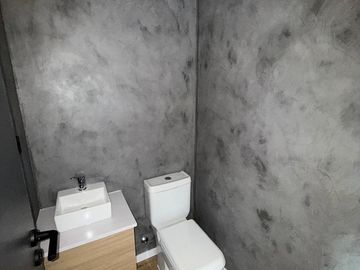 A ESTRENAR, 2 AMB CON TOILETTE, EN PARQUE CHAS,  muy buena ubicación!