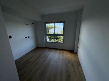 A ESTRENAR, 2 AMB CON TOILETTE, EN PARQUE CHAS,  muy buena ubicación!
