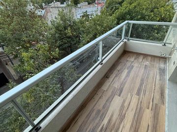 A ESTRENAR, 2 AMB CON TOILETTE, EN PARQUE CHAS,  muy buena ubicación!