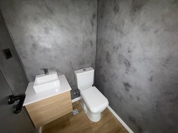 A ESTRENAR, 2 AMB CON TOILETTE, EN PARQUE CHAS,  muy buena ubicación!