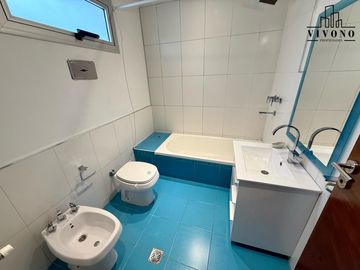 Casa en Venta en Villa Urquiza 5 ambientes con Pileta - Apta Crédito