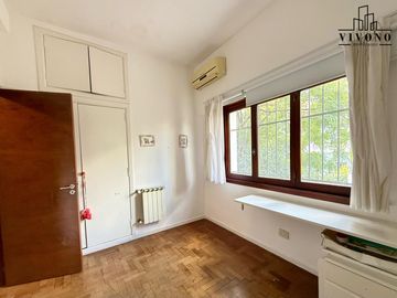 Casa en Venta en Villa Urquiza 5 ambientes con Pileta - Apta Crédito