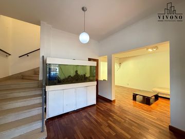 Casa en Venta en Villa Urquiza 5 ambientes con Pileta - Apta Crédito
