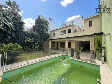 Casa en Venta en Villa Urquiza 5 ambientes con Pileta - Apta Crédito
