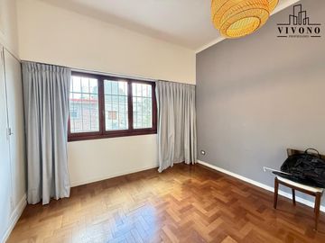 Casa en Venta en Villa Urquiza 5 ambientes con Pileta - Apta Crédito