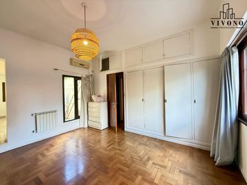 Casa en Venta en Villa Urquiza 5 ambientes con Pileta - Apta Crédito