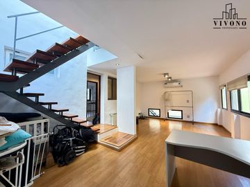 Casa en Venta en Villa Urquiza 5 ambientes con Pileta - Apta Crédito