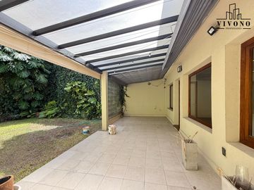 Casa en Venta en Villa Urquiza 5 ambientes con Pileta - Apta Crédito