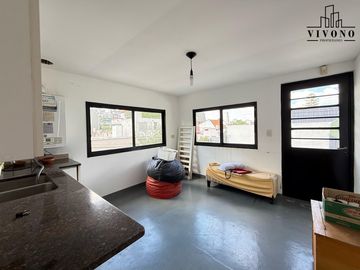 Casa en Venta en Villa Urquiza 5 ambientes con Pileta - Apta Crédito