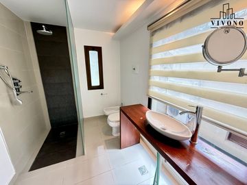Casa en Venta en Villa Urquiza 5 ambientes con Pileta - Apta Crédito