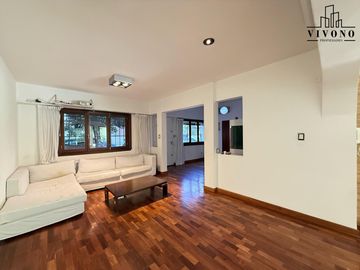 Casa en Venta en Villa Urquiza 5 ambientes con Pileta - Apta Crédito