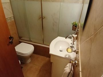 HERMOSO DEPTO 3 AMB. AL FTE C/BALCON EN LO MEJOR DE V.URQUIZA