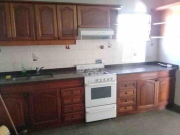 VENTA casa sobre Av Perón GRAN UBICACIÓN