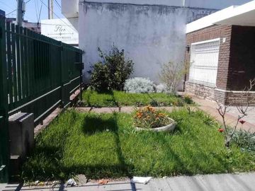 VENTA casa sobre Av Perón GRAN UBICACIÓN