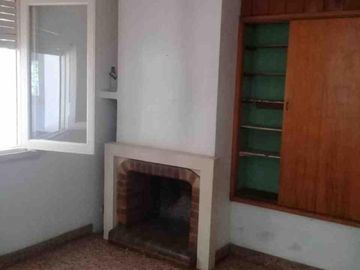 VENTA casa sobre Av Perón GRAN UBICACIÓN