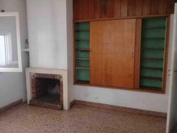 VENTA casa sobre Av Perón GRAN UBICACIÓN