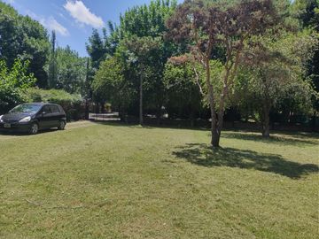 SE VENDE CASAQUINTA  SOBRE LOTE DE 3700M2 EN DIQUE LUJAN